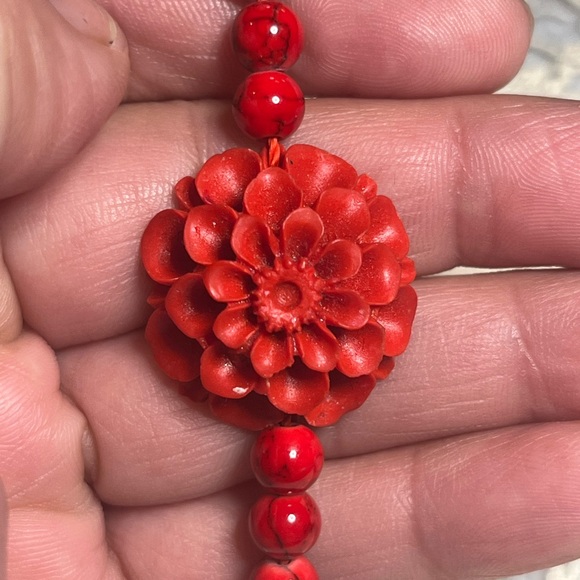 Red Beaded Flower Bracelet - Picture 3 of 5
